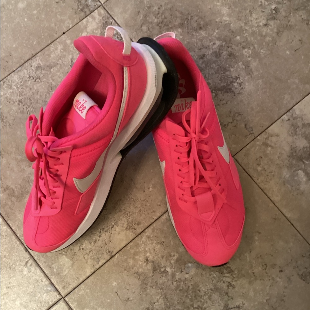 Nike Women's Hot Pink & White Athletic Sneakers